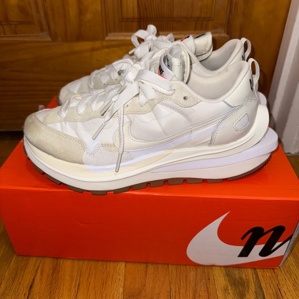 Cream Nike Vaporwaffle/Sacai Sneakers